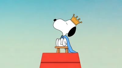 Snoopy wearing a crown and blue cape on his red doghouse for PC Wallpaper