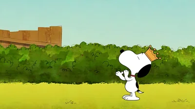 Snoopy wearing a golden crown in the garden for PC Wallpaper